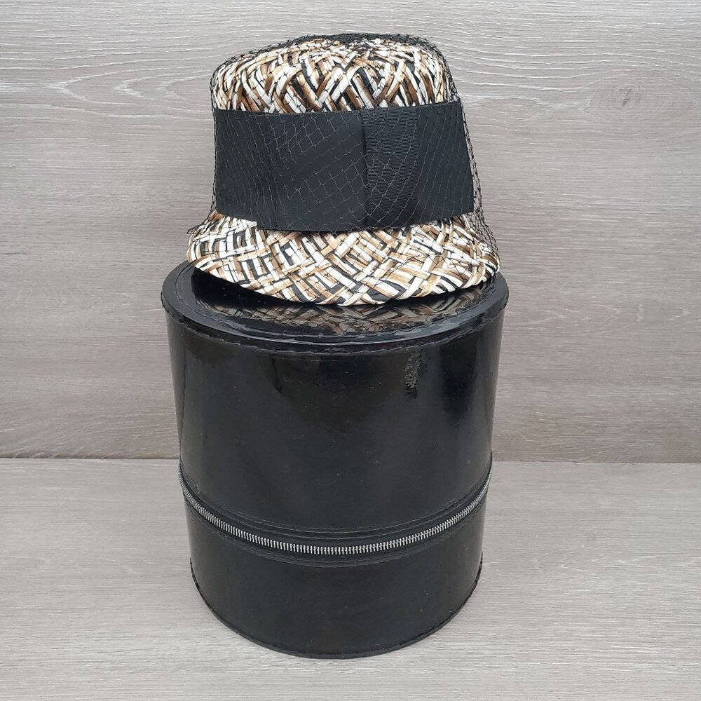 Vintage woven hat with mesh overlay and black hat box